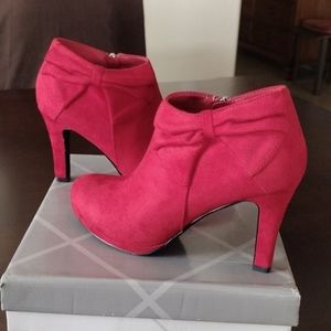 Xappeal Billie Red ankle booties, faux suede, size 8